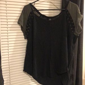 Black and green torrid tee shirt size 0